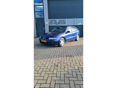 Seat Leon 1.9 TDI Sport 110pk nieuwe APK EXPORT