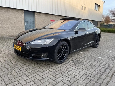 TESLA MOTORS Model S 85 Base free supercharger