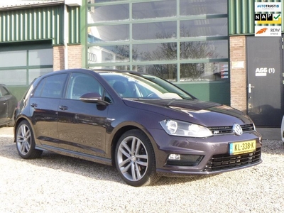 Volkswagen Golf 1.4 TSI R-LINE Business Edition