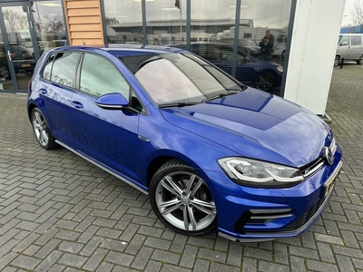 Volkswagen Golf 1.5 TSI Highline Business R DIGI DASH, LED