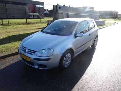 Volkswagen Golf 1.6 Trendline