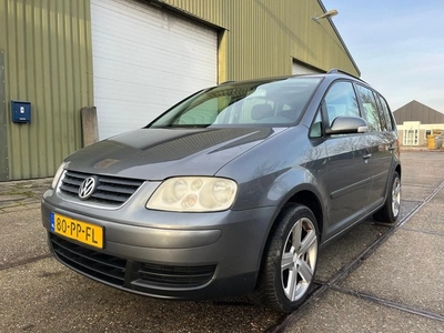 Volkswagen Touran 2.0-16V FSI Trendline (bj 2004)