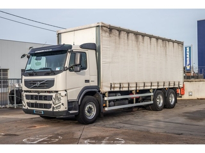 Volvo FM330-6x2-10 pneus/tires-intarder (bj 2011)