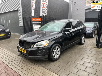 Volvo XC60 2.4 D5 AWD Summum Trekhaak Airco Navi EURO5 MAP