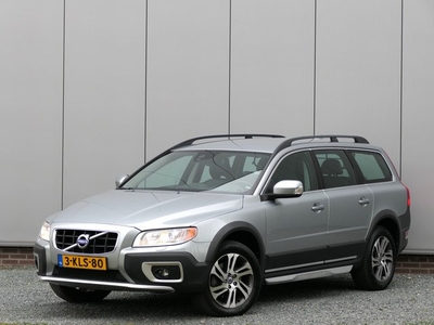 Volvo XC70 D4 AUT Momentum 5-cilinder Xenon / Leer / Navi /