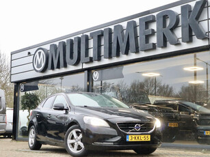 Volvo V40 1.6 T3 Momentum, Camera, Trekhaak, Privacy glass