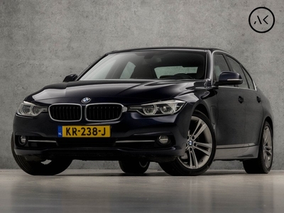 BMW 3-serie 330e High Executive Sportline 252Pk Automaat (GROOT NAVI, M-STUUR, STOELVERWARMING, DEALER ONDERHOUDEN, LEDEREN SPORTSTOELEN, LED KOPLAMPEN, CRUISE, NIEUWSTAAT)