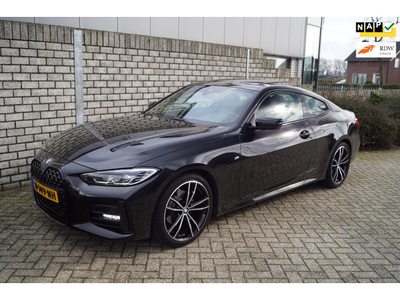 BMW 4-serie Coupé 420i High Executive M Sport Autom Schkdak Leder Sportst Stoeverw Navi Camera Clima Adaptieve Cruise 2x PDC LMV .