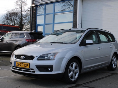 Ford Focus Wagon 1.8-16V Ambiente Flexifuel NAVI / Airco /Cruise / Stoelverwarming / Parkeersensoren