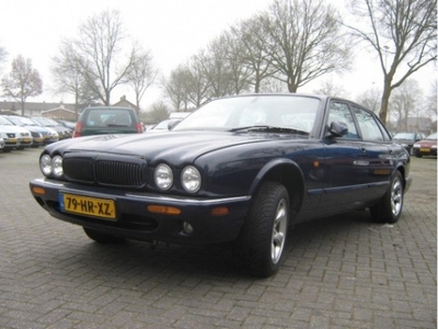 Jaguar XJ 3.2 V8 Executive Staat in de Krim