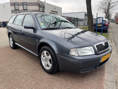 Škoda Octavia Combi 1.6 Démarrage Airco/ECC,Cruisecontrol