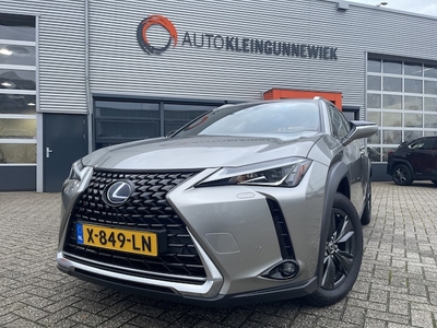 Lexus UX Benzine