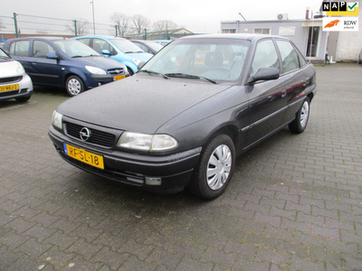 Opel Astra Opel Astra 1.6i Fresh AUTOMAAT-AIRCO-SEDAN