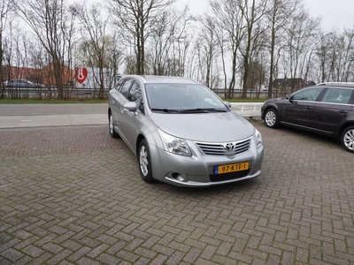 Toyota Avensis wagon 1.6 VVTi Comfort TREKHAAK PDC AIRCO