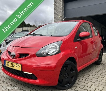 Toyota Aygo 1.0-12V + / BJ 2008 / Automaat / Unieke staat!