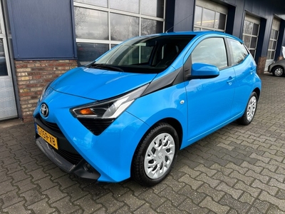 Toyota Aygo 1.0 VVT-I X-PLAY CAMERA.