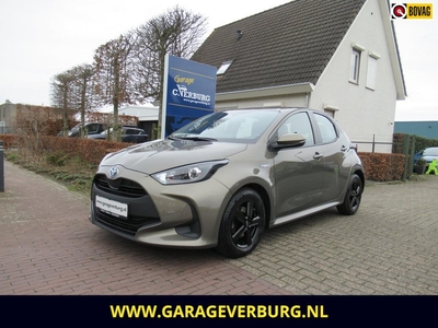 Toyota Yaris 1.5 Hybrid (Android/appleCarplay/Navigatie,Camera,AdaptiveCruise,Lm Velgen)