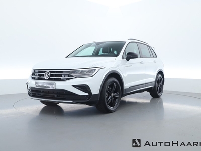 Volkswagen Tiguan 1.5 TSI 150pk Urban Sport DSG | Navi | Elek. Trekhaak | Stoel- Stuurverw. | Adapt. Cruise | Wit Parelmoer