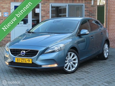 Volvo V40 1.6 T3 Kinetic, Trekhaak, 17 Inch, Camera, PDC