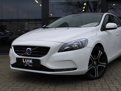 Volvo V40 2.0 T2 Momentum + PANORAMADAK + NAVIGATIE + STOELVERW.