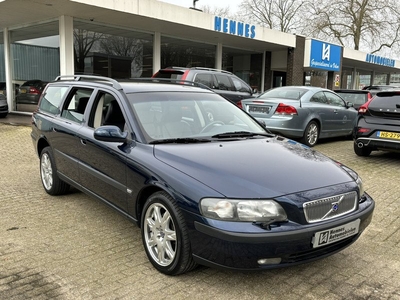 Volvo V70 2.4T 200pk Aut Leder Bluetooth BTW netto €6818,-