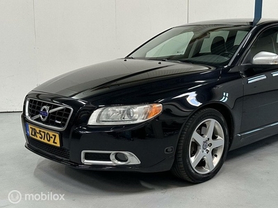 Volvo V70 2.5T R-Design AUTOMAAT / LEER / XENON