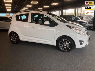 Chevrolet Spark 1.0 16V LT White Limited Edition Bi-Fuel | Kunstlederen Bekleding | Airco | Parkeer Sensoren Achter | 2de Eigenaar