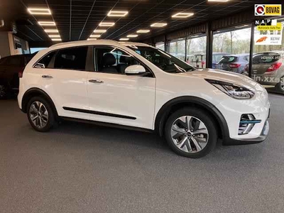 Kia e-Niro ExecutiveLine 64 kWh | Org.Nederlands| PDC V+A | Camera | Navi | 2de Eigenaar | Auto Airco | Leder | Cruise Contr.