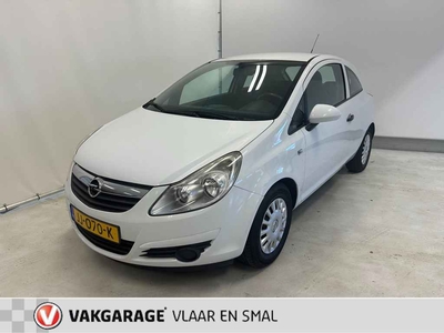 Opel Corsa 1.2-16V Cosmo Airco,stoel en stuur verwarming.