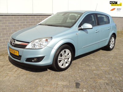 Opel Astra 1.6 Cosmo Leder stoelverwarming