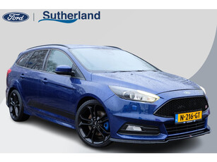 Ford Focus Wagon 2.0 ST-3 Graag bellen voor bezichtiging 250 PK | Recaro Stoelen | 19 inch | Privacy Glass | Maxton Design front splitter | Stoelverwarming | Cruise | Navigatie