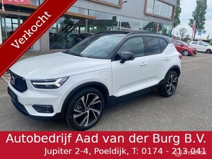 Volvo XC40 1.5 T5 PHEV Recharge R-Design Expression Automaat , Panoramadak , Navigatie , 360o camera , Stoel & Stuur verwarming , Dodehoek detectie , Electr. kofferklep