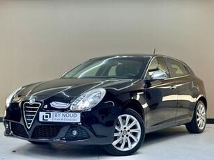 Alfa Romeo GIULIETTA 1.4 T Distinctive, 170Pk, 2012, Volledig leder, Xenon koplampen, Cruise control, Climate control, DNA stand, 18