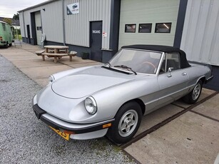 Alfa Romeo Spider 2.0 (bj 1985)