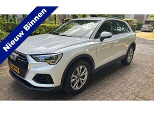 Audi Q3 45 TFSI e edition BJ11-2022 Wit Metallic. Navi