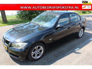 BMW 3-serie 318i Executive // MOTOR NIET 100% //