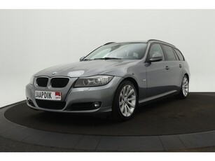 BMW 3 Serie Touring BWJ 2011 / 320i 170PK Luxury Line /