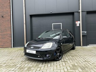 Ford Fiesta 2.0-16V ST 150PK PanoStoelverwarmingAirco