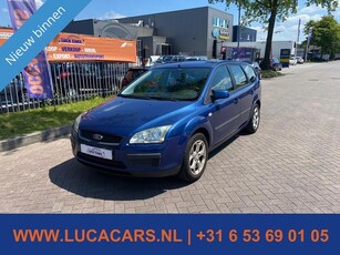 Ford Focus Wagon 1.6-16V Trend TREKHAAK 2X SLEUTEL +