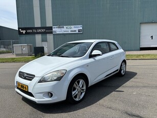 Kia pro_cee'd 1.4i X-ecutive ISG Coupe 109 PK.