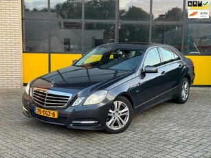 Mercedes-Benz E-klasse 300 V6 Avantgarde, Leer, Xenon.