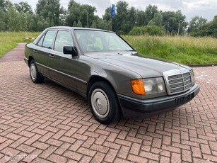 Mercedes W124 260e