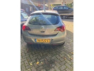 Opel Astra 1.4 Turbo Cosmo Automaat defect