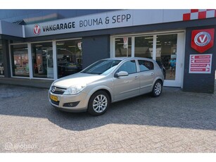 Opel Astra 1.6 5drs Executive Automaat