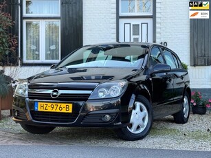 Opel Astra 1.6 EssentiaNaviBluetoothCruise5DRS