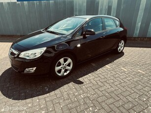 Opel Astra 1.6 Turbo Cosmo/180pk/dealer onderhouden/