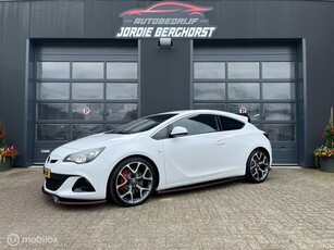 Opel Astra GTC 2.0 Turbo OPC