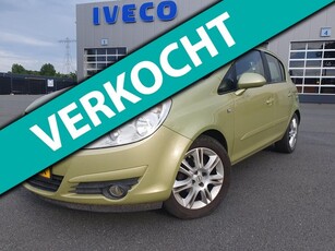 Opel Corsa 1.2 16V Cosmo ingebouwde fietsendrager