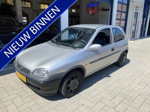 Opel Corsa 1.2i-16V Onyx NIEUWE APK/NAP (bj 2000)