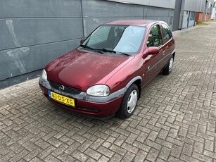 Opel Corsa 1.2i-16V Strada Cool automaat airco (bj 1999)